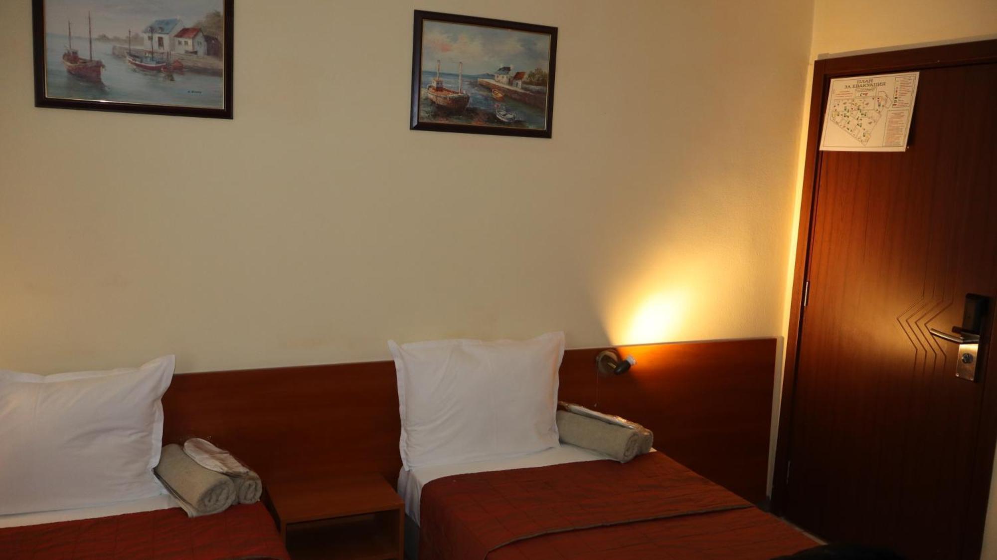 Hotel Palitra Varna Exterior photo