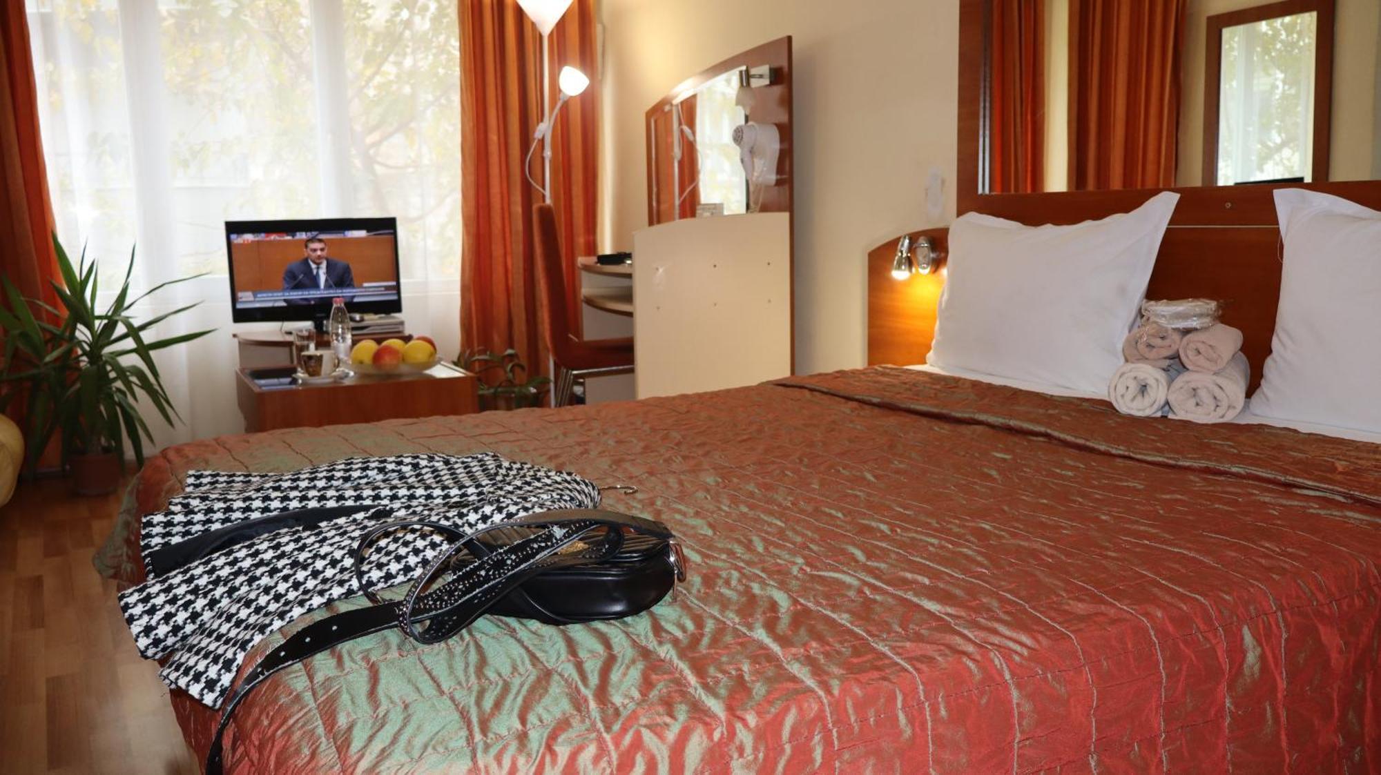Hotel Palitra Varna Exterior photo