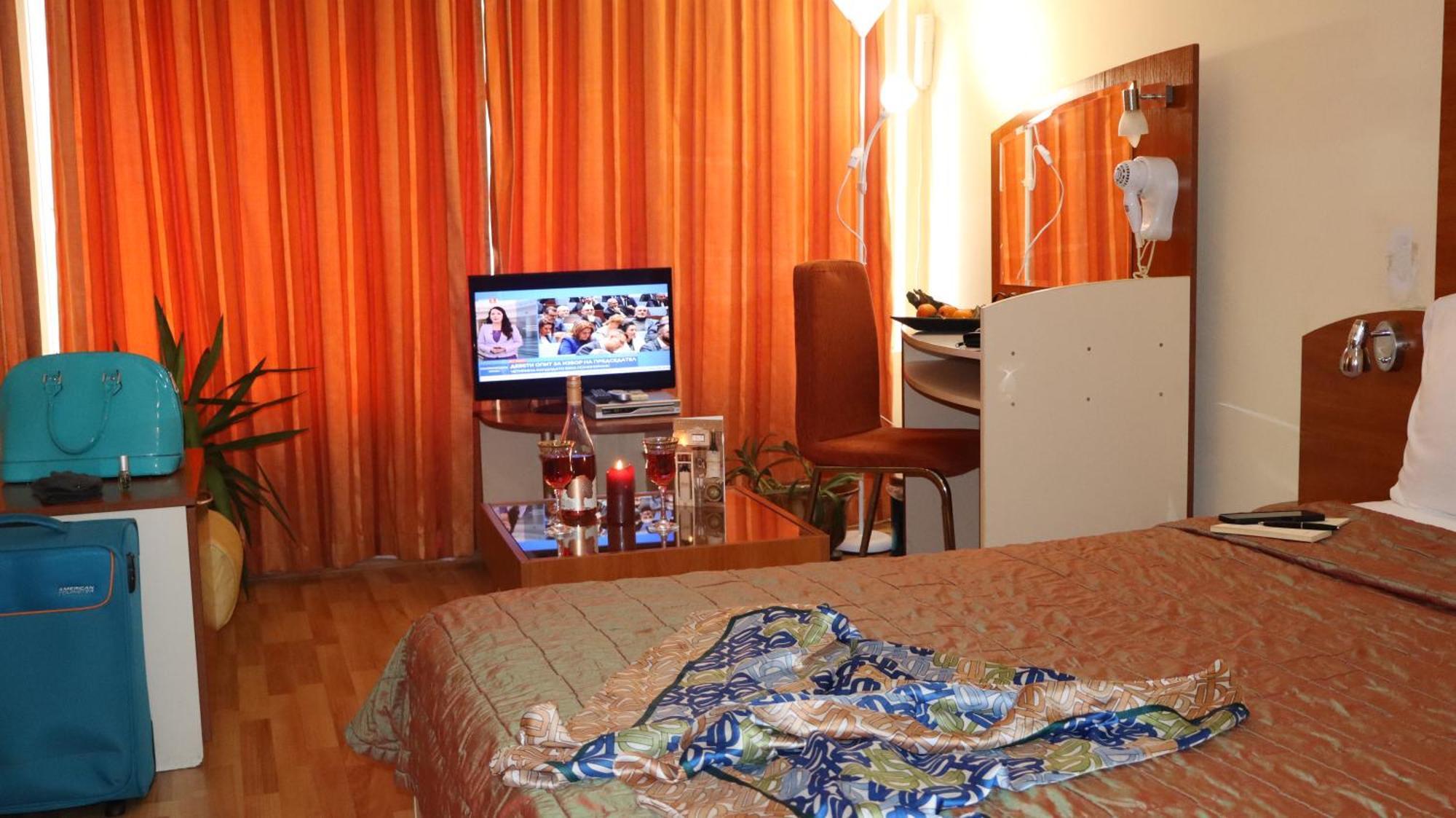 Hotel Palitra Varna Exterior photo