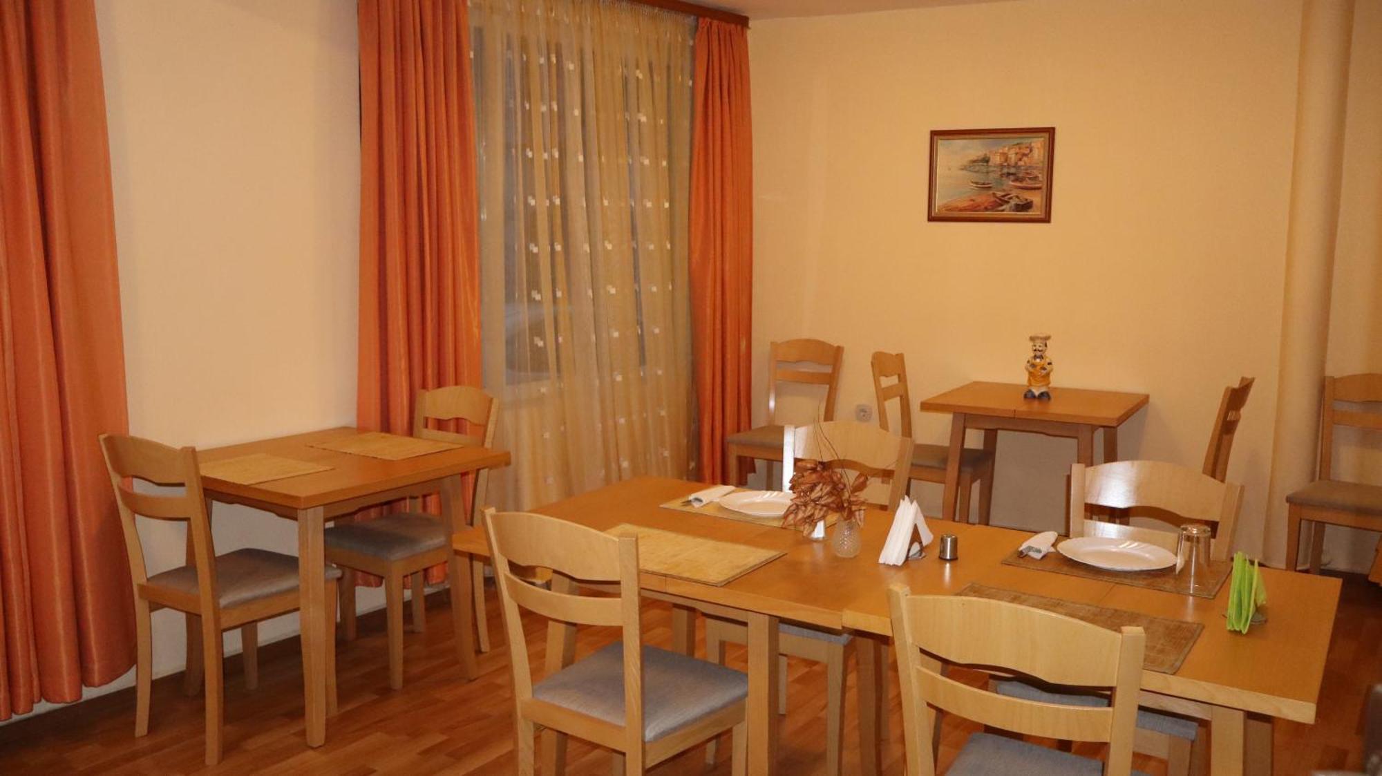 Hotel Palitra Varna Exterior photo