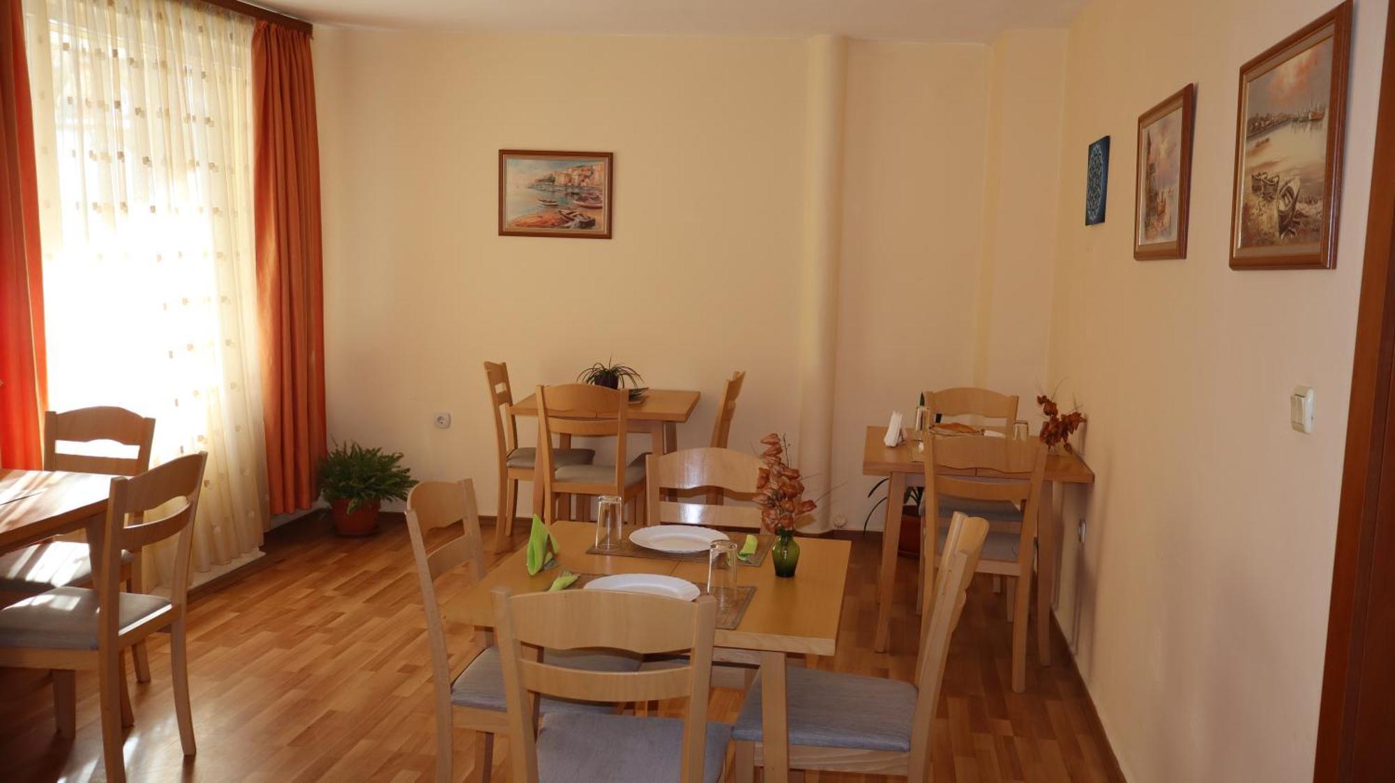 Hotel Palitra Varna Exterior photo